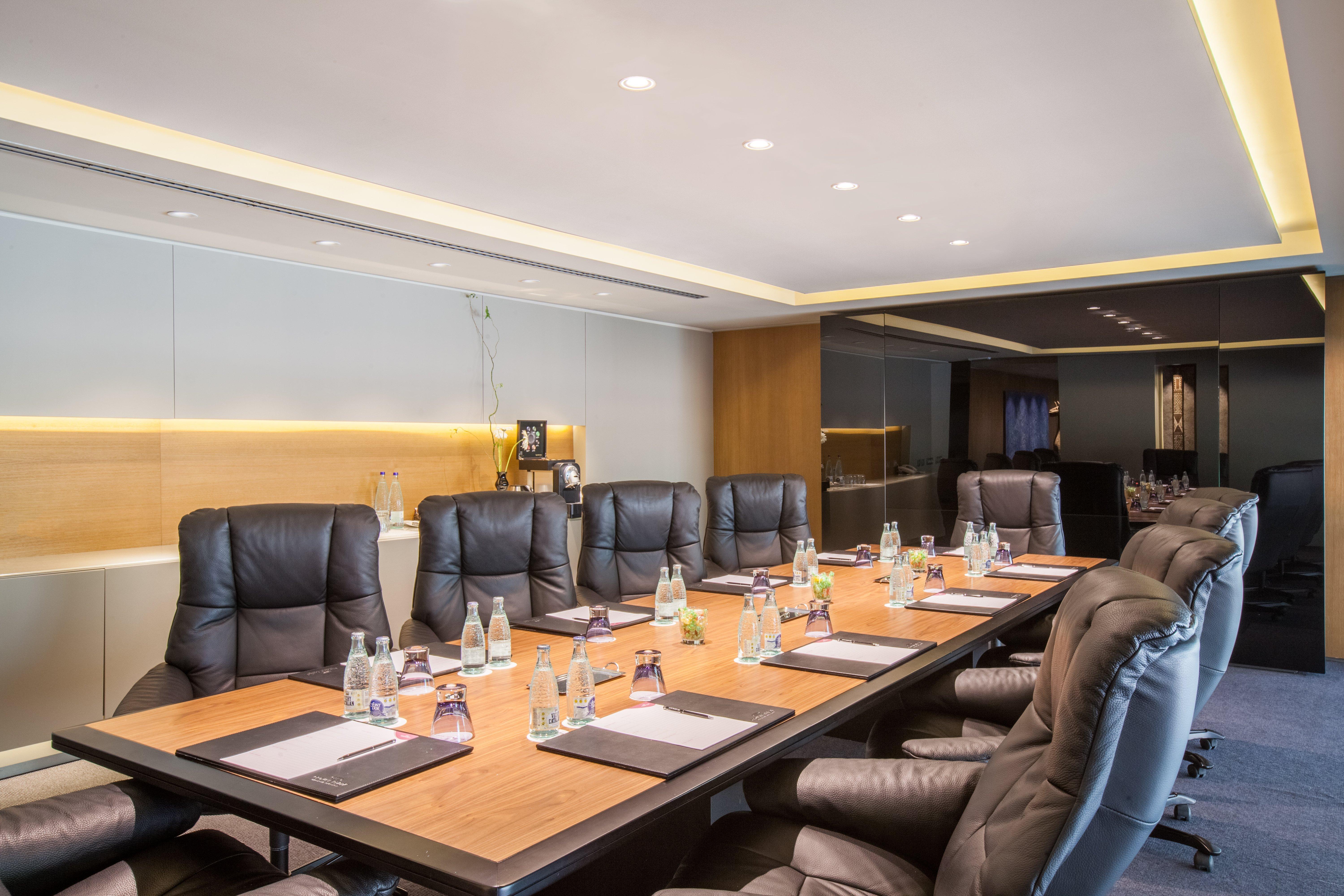 巴塞罗那洲际酒店 外观 照片 Boardroom at the hotel